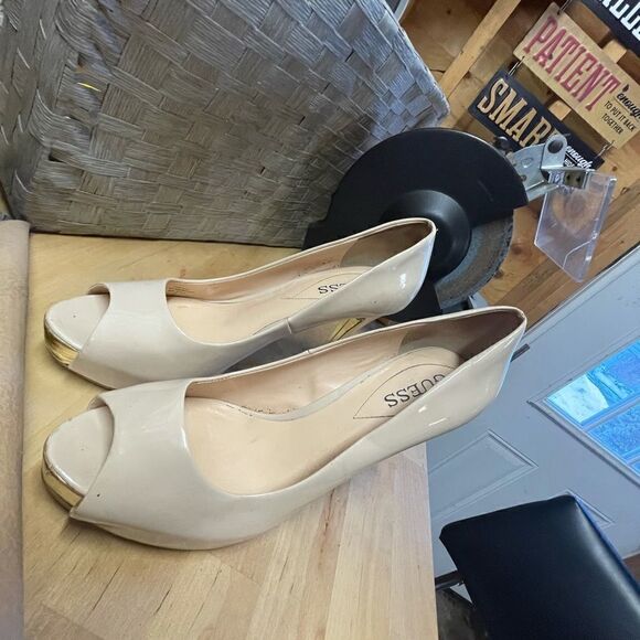 Guess Patton Leather Pumps Nude with Gold Heel - Picture 5 of 8